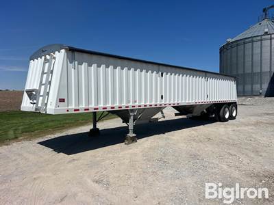 2017 Jet Co Hopper Bottom 42’ Grain Trailer