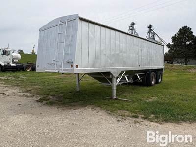 1984 Strick T/A Grain Trailer