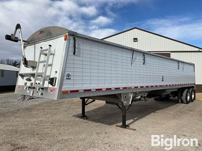 2012 Wilson DWH-500C Commander 41’ T/A Grain Trailer
