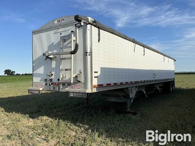 2016 Wilson DWH 550 T/A Hopper Bottom Grain Trailer