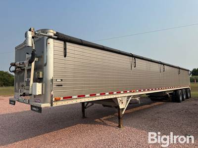 2016 Wilson DWH-550 PaceSetter Tri/A Grain Trailer