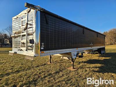 2004 Wilson DWH-550B PaceSetter T/A Grain Trailer