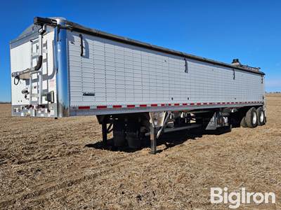 2023 Wilson DWH-750 T/A Hopper Bottom Trailer w/Rear Belt Conveyor