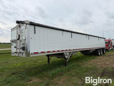 2024 Wilson DWH-750 Tri/A Grain Trailer