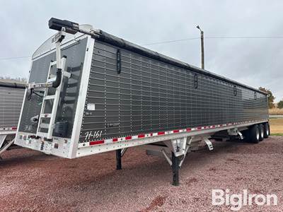 2024 Wilson DWH-750 Commander Tri/A Grain Trailer