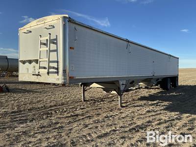 2000 Wilson Hopper Bottom T/A Spread Axle Grain Trailer