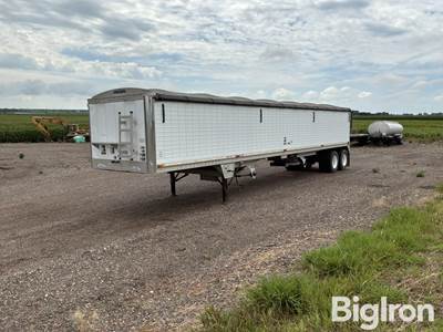 2004 Wilson PaceSetter DWH-500 43’ T/A Grain Trailer