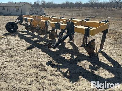 1999 Agri-Products 8R30" Inter Row Ripper