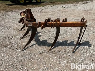 Big Ox 77 5-Shank 3-Pt V-Ripper