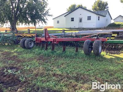 Case IH 14 V Ripper/Sub Soil Plow