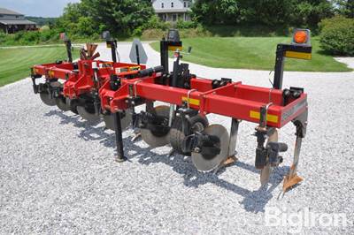 Case IH 2500 7 Shank 3-Pt In-Line Ripper