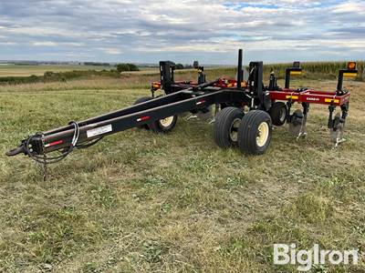2018 Case IH 2500 Ecolo-Til 7-Shank Ripper w/Elk Creek Caddy