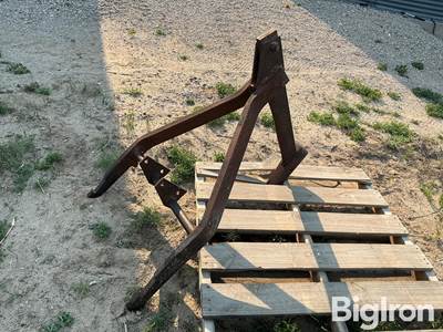 International Single Shank Subsoil Ripper w/2-Pt Fast Hitch