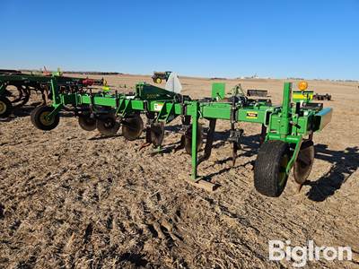 2017 John Deere 2100 3-Pt 7-Shank Spring Reset In-Line Ripper