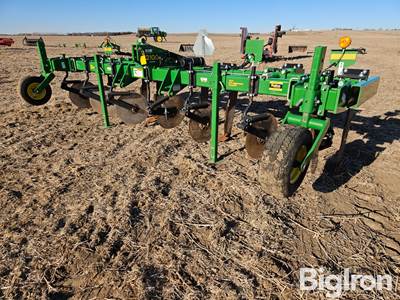 2016 John Deere 2100 3-Pt 7-Shank Spring Reset In-Line Ripper