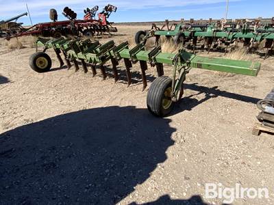 John Deere 3-Pt 11-Shank ripper