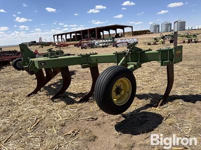John Deere 915 9-Shank Ripper
