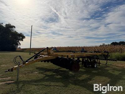 2011 Landoll 2217-7-30 7-Shank Disc Ripper