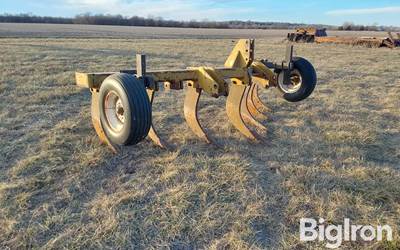 Landoll 600 7-Shank V-Ripper