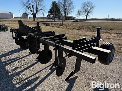 Yetter 5-Shank Inline Ripper
