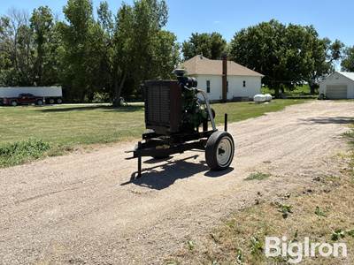 John Deere 4024TF270C Power Unit And Trailer