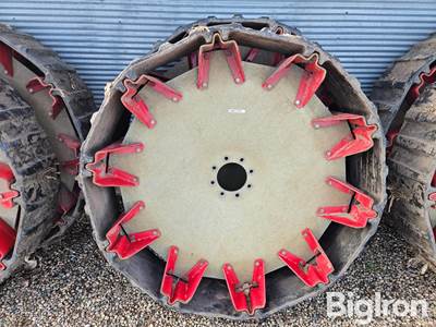 Lindsay NFTRAX Airless Pivot Tires