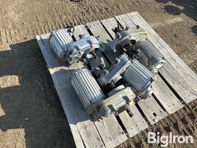 Electric pivot center drives