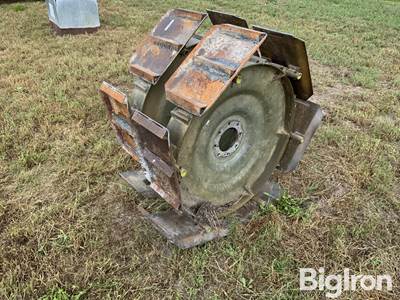 Pivot Agri-Trac Wheels