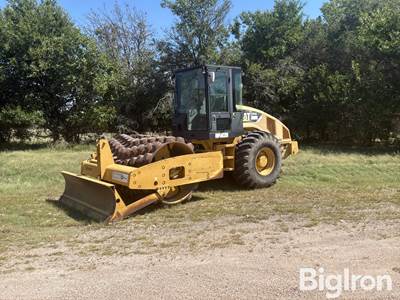 2007 Caterpillar CP56 Self-Propelled Roller Packer