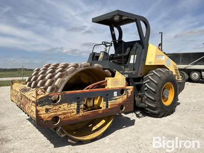 2005 Hypac C 852 C Self-Propelled Vibrating Single Drum Padfoot Roller