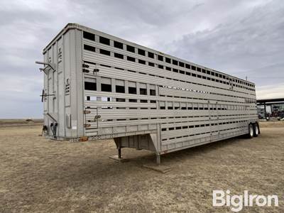 1977 Barrett T/A Livestock Trailer
