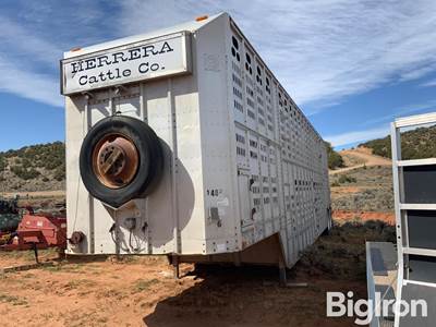 1986 Barrett T/A Livestock Trailer