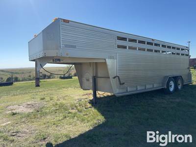 1988 Barrett T/A Gooseneck Aluminum Livestock Trailer