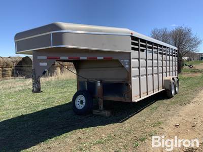 2005 Circle D 20' T/A Livestock Trailer