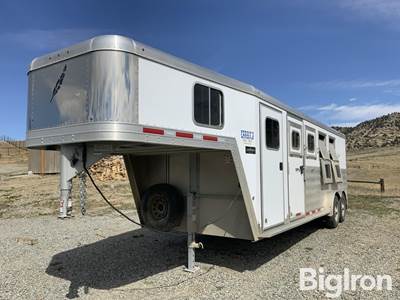 2017 Featherlite Legend Edition T/A Horse Trailer