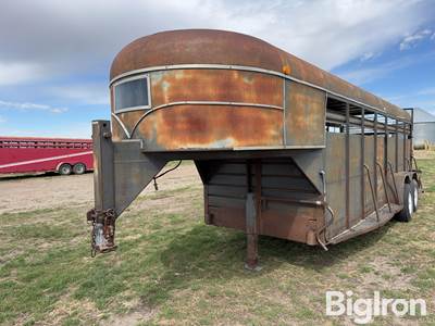 1977 Hale 20’ T/A Steel Gooseneck Livestock Trailer