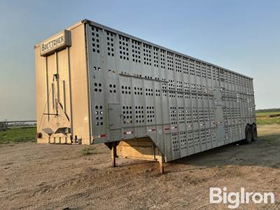 1974 Merritt T/A Livestock Trailer