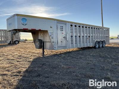 2024 Merritt Cattle Baron 32’ Tri/A Gooseneck Livestock Trailer