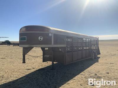 1978 Sooner T/A Gooseneck Livestock Trailer