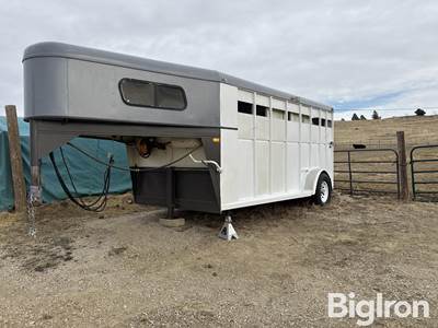 1992 Trails West 3-Horse Slant Load S/A Livestock Trailer