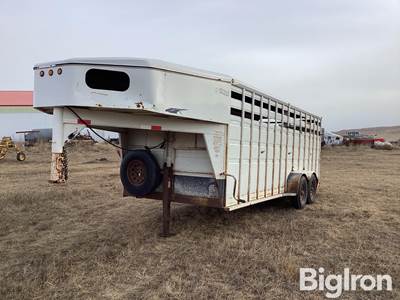 2000 Titan T/A Gooseneck Livestock Trailer
