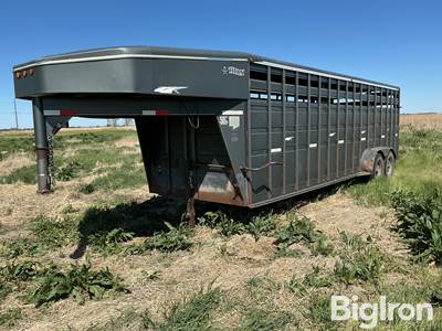 2000 Titan T/A Livestock Trailer