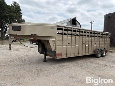 2002 Titan 24' T/A Gooseneck Livestock Trailer