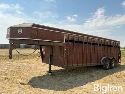 1989 Titan T/A Gooseneck Livestock Trailer