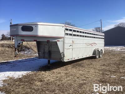 2010 Titan classic T/A livestock trailer