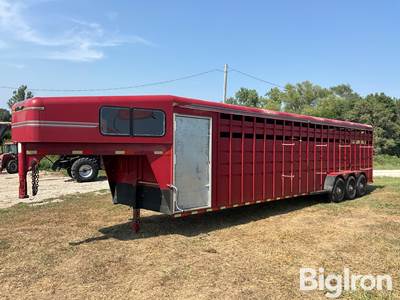 1999 Travalong 28’ Tri/A Gooseneck Livestock Trailer w/Tack Room