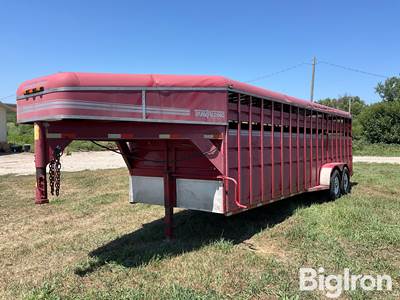 1998 Travalong 24’ T/A Gooseneck Livestock Trailer