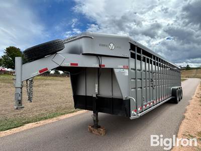2019 Travalong 40' Tri/A Gooseneck Livestock Trailer
