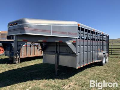 1999 TravAlong Liberty T/A Gooseneck Livestock Trailer