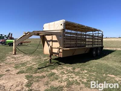 1982 W-W T/A Livestock Trailer